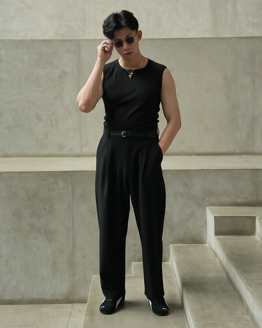 Modern Ribb Tank Top - Black