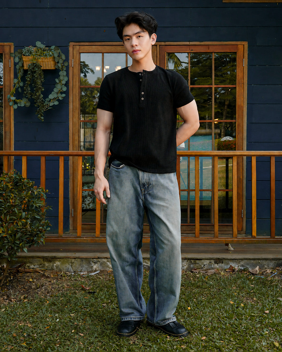 Henley Texture Waffle Lengan Pendek Slim Fit