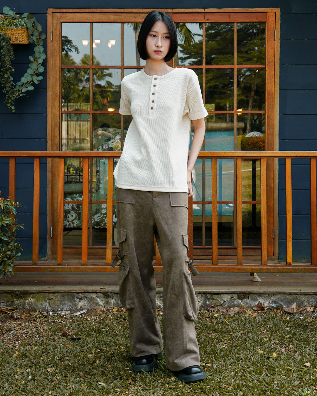 Henley Texture Waffle Lengan Pendek Slim Fit