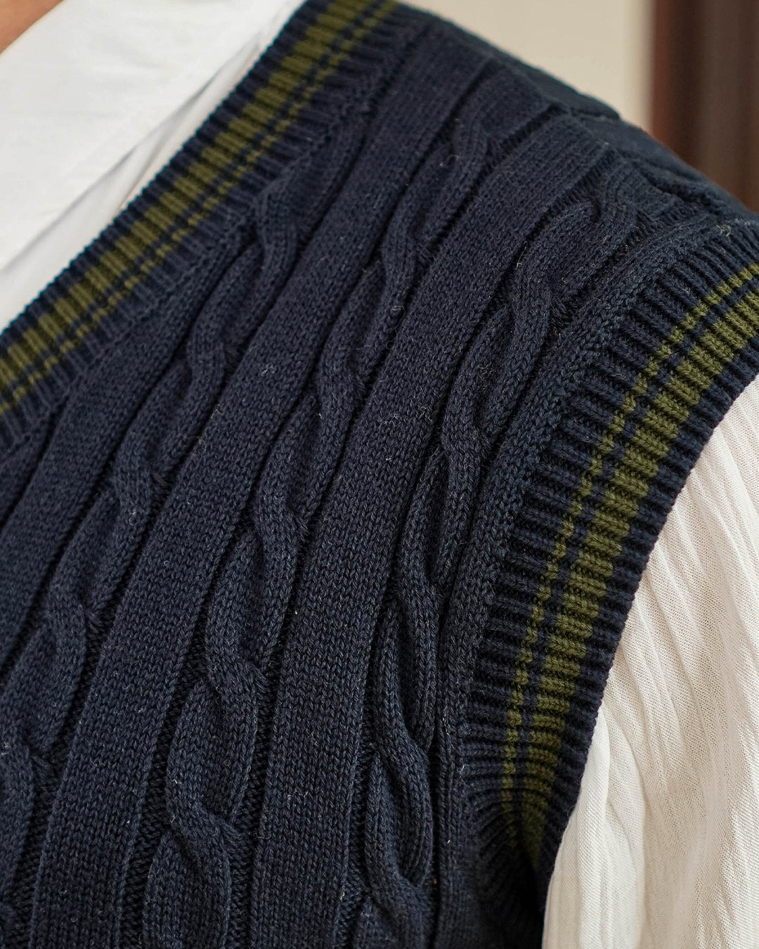 Cable Knot Vest Knitwear - Navy