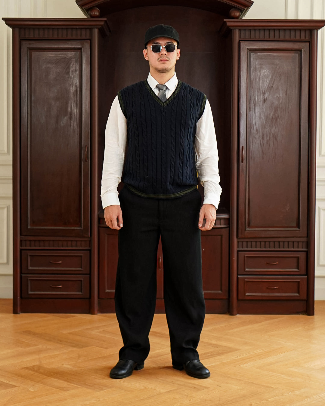 Cable Knot Vest Knitwear - Navy