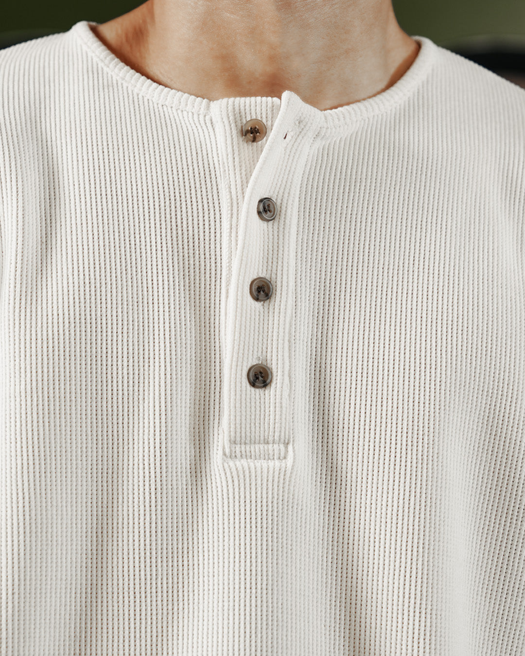 Henley Texture Waffle Lengan Pendek Slim Fit