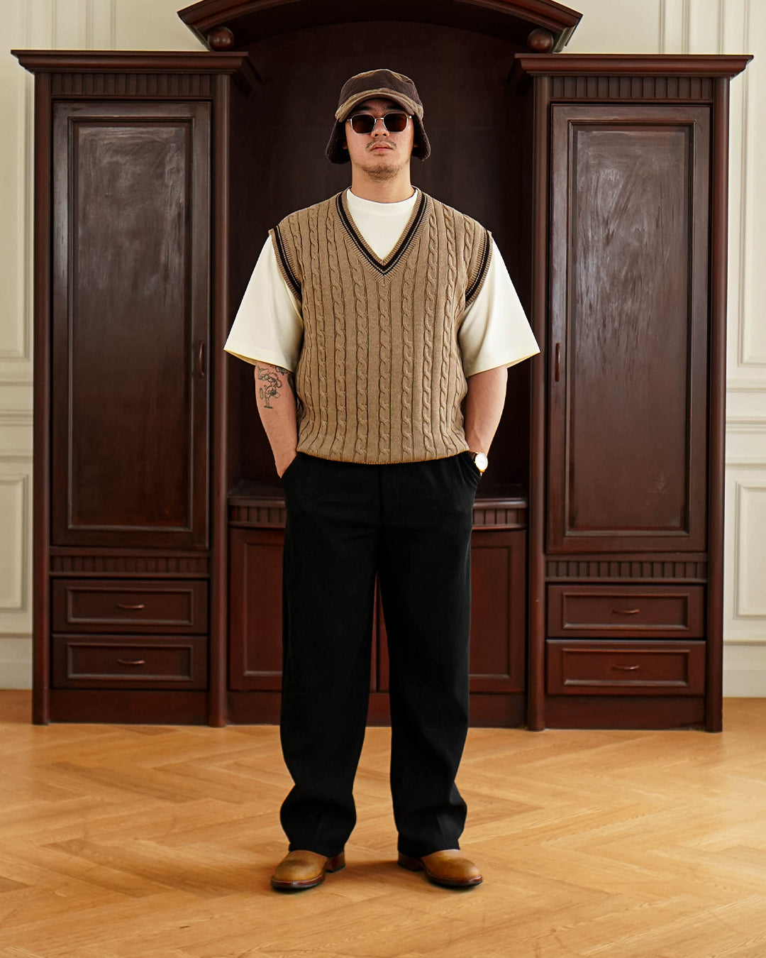 Cable Knot Vest Knitwear - Brown