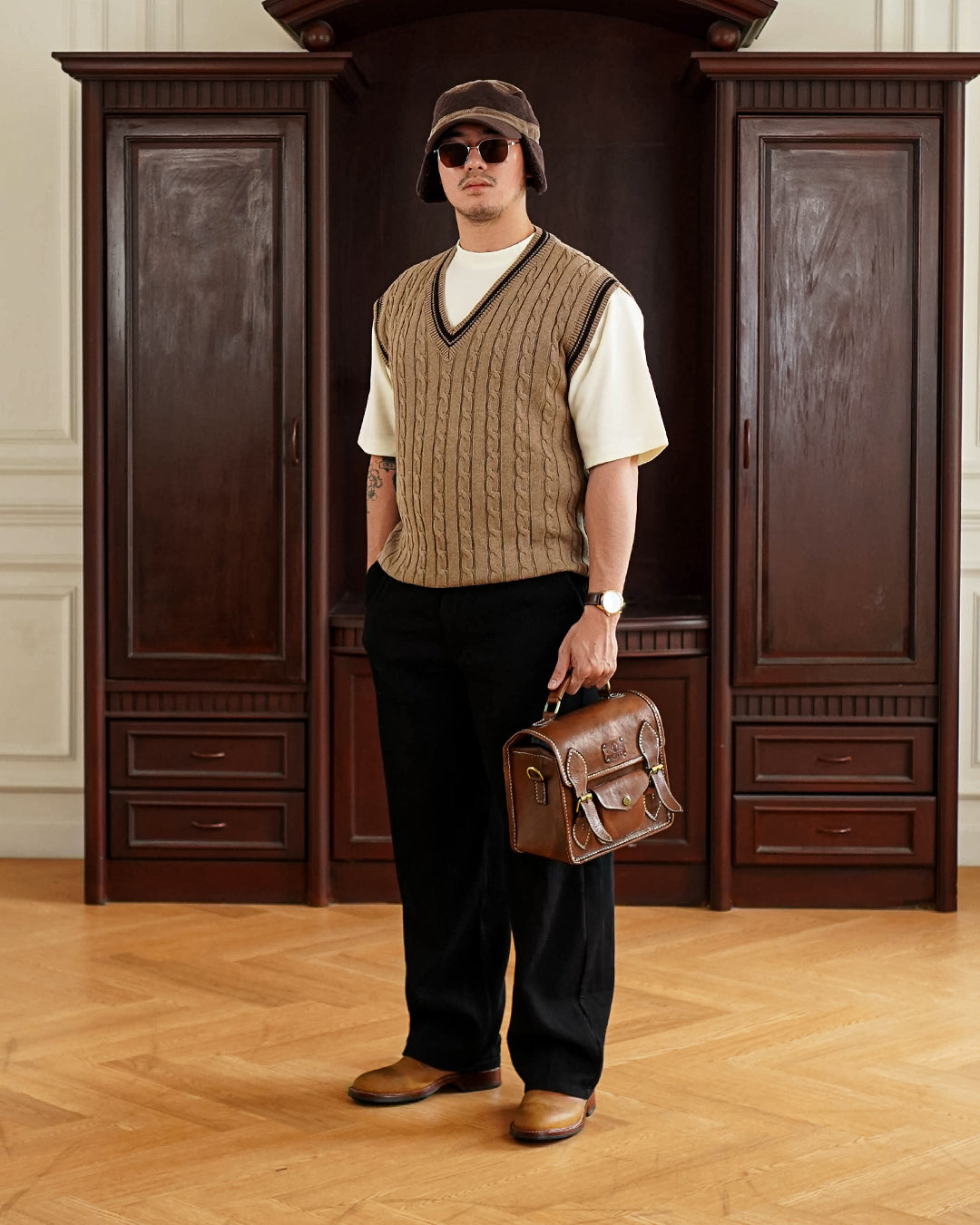 Cable Knot Vest Knitwear - Brown