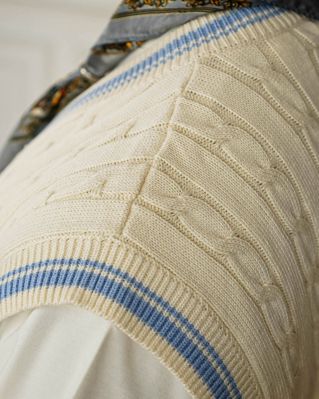 Cable Knot Vest Knitwear - Offwhite Blue