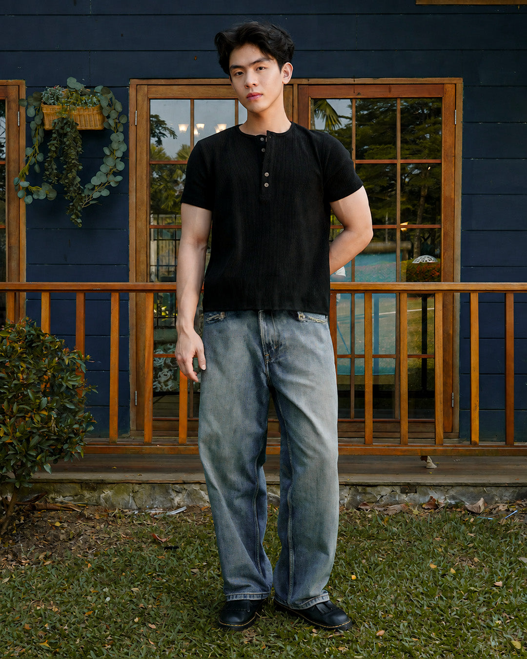 Henley Texture Waffle Lengan Pendek Slim Fit
