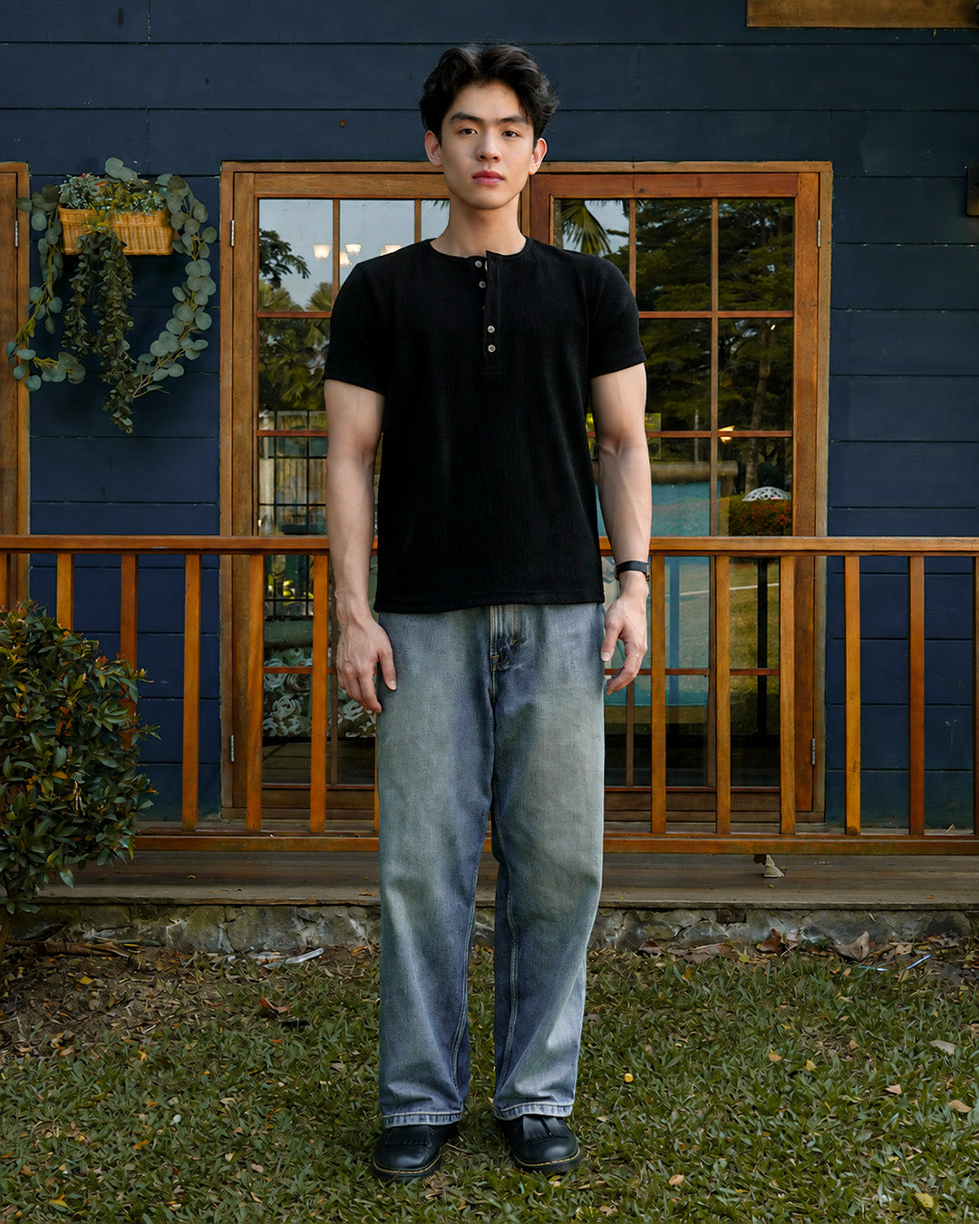 Henley Texture Waffle Lengan Pendek Slim Fit