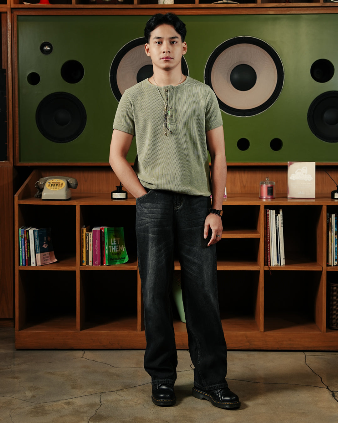 Henley Texture Waffle Lengan Pendek Slim Fit