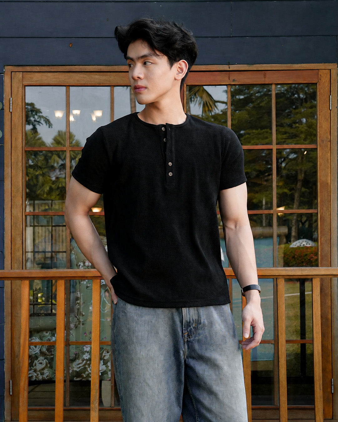 Henley Texture Waffle Lengan Pendek Slim Fit