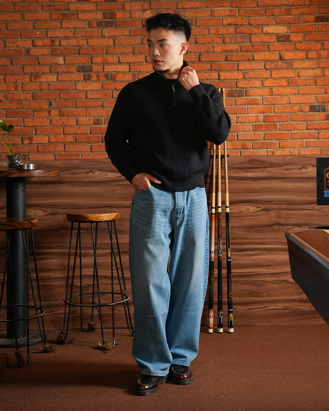 Minimal Knitwear Half Zip - Black