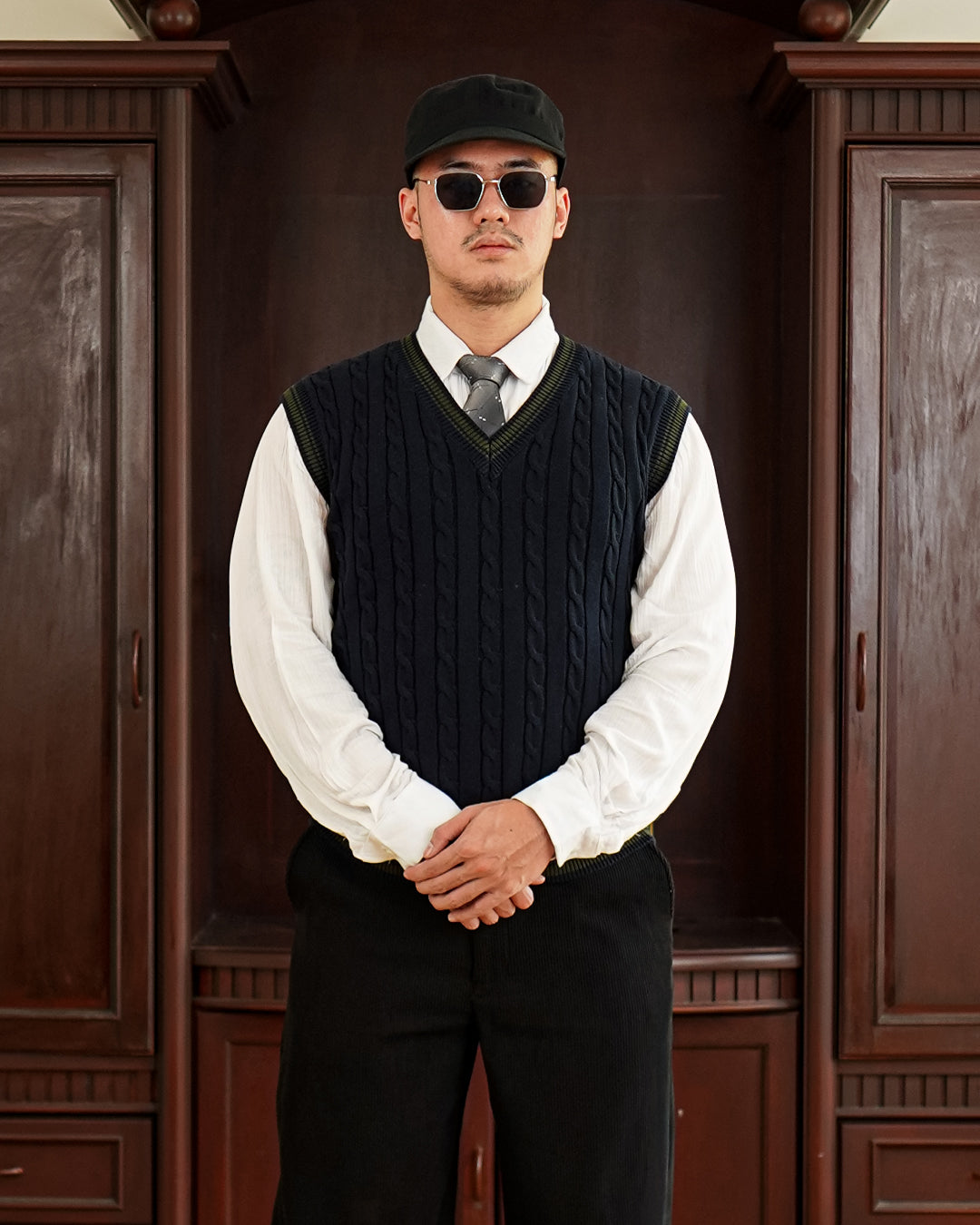 Cable Knot Vest Knitwear - Navy