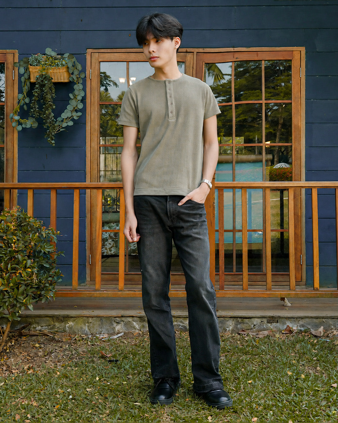 Henley Texture Waffle Lengan Pendek Slim Fit