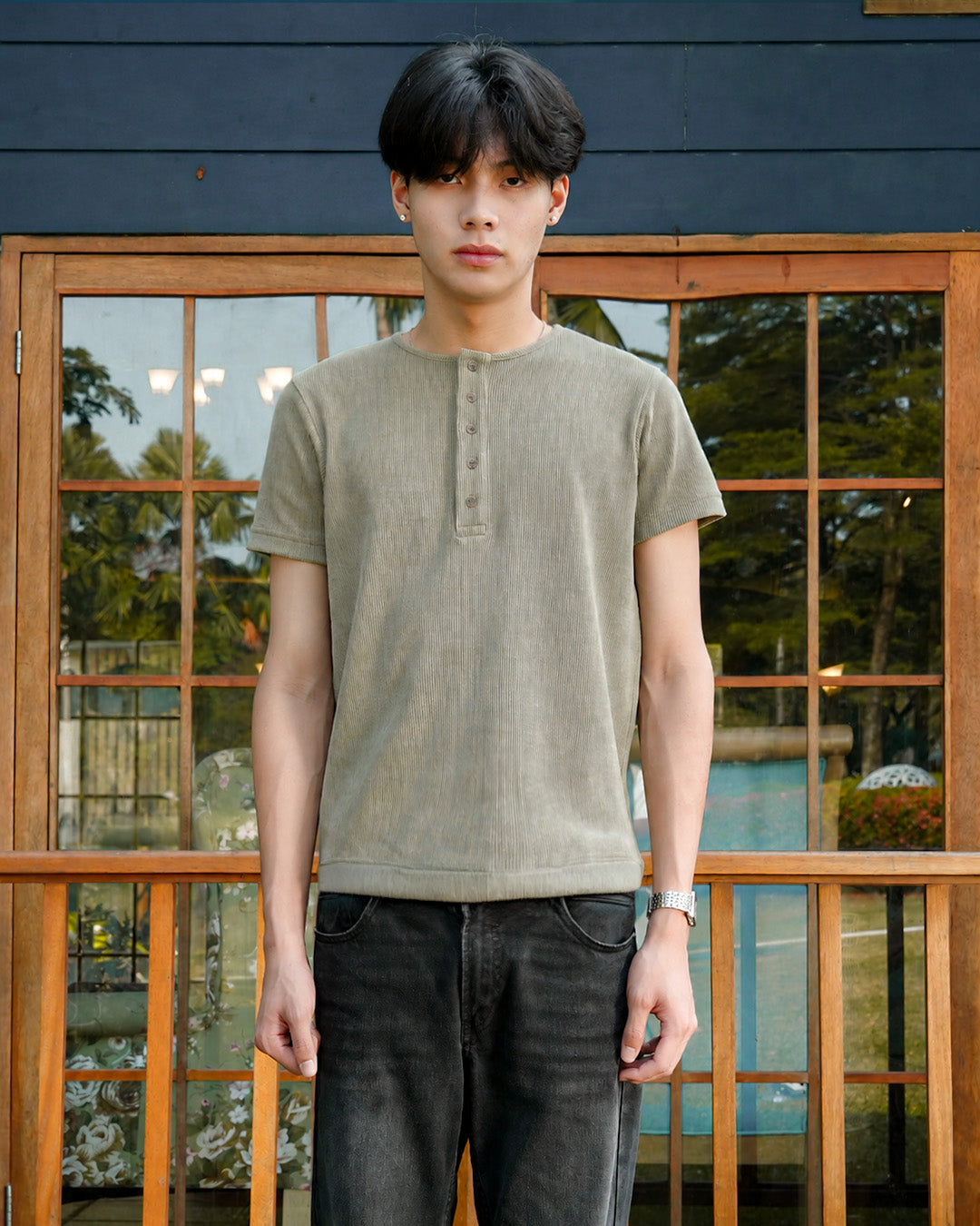 Henley Texture Waffle Lengan Pendek Slim Fit