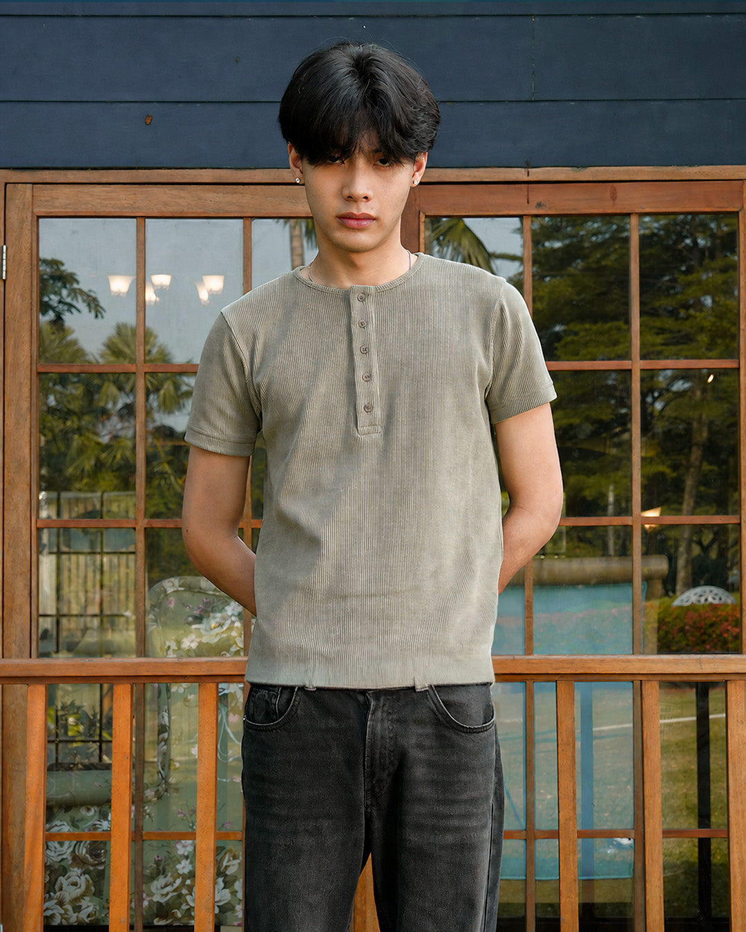 Henley Texture Waffle Lengan Pendek Slim Fit