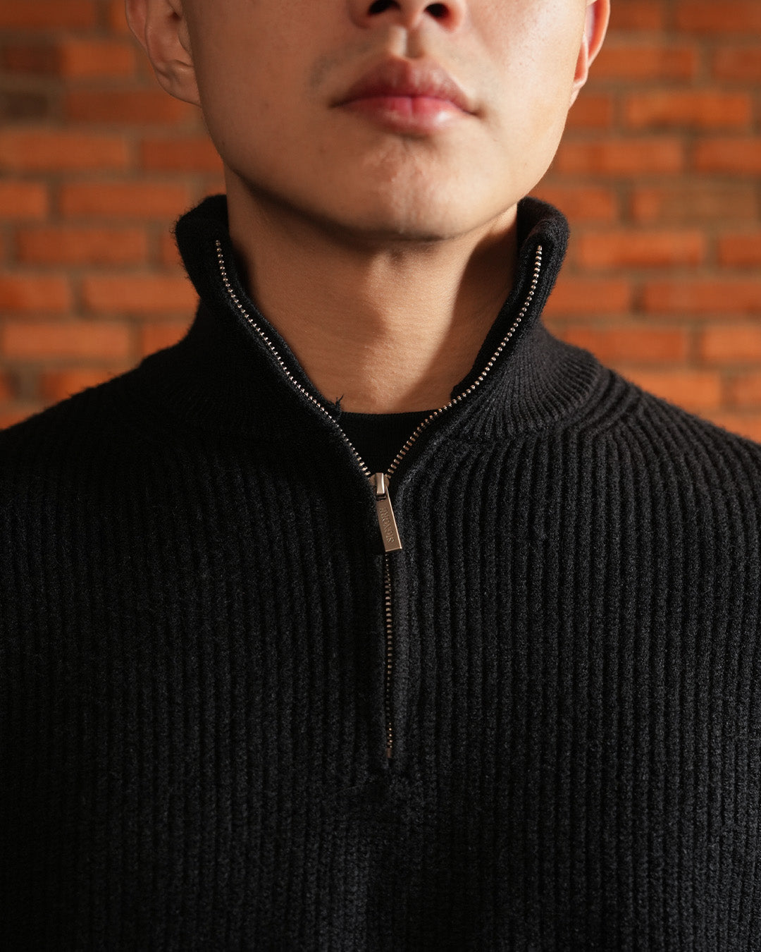 Minimal Knitwear Half Zip - Black