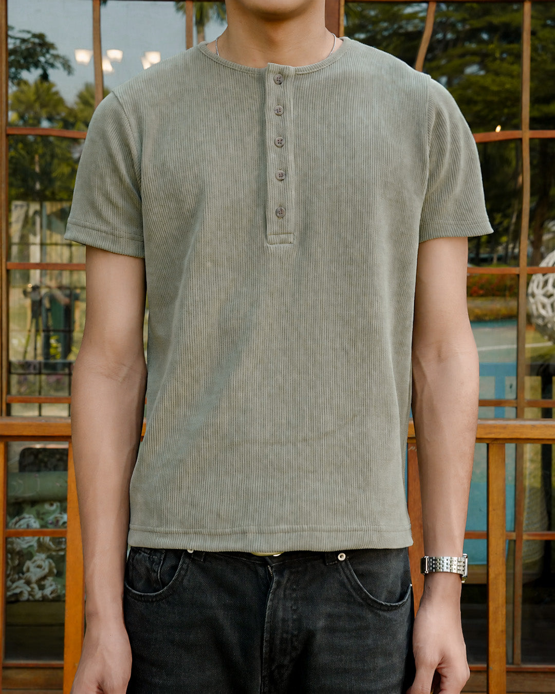 Henley Texture Waffle Lengan Pendek Slim Fit
