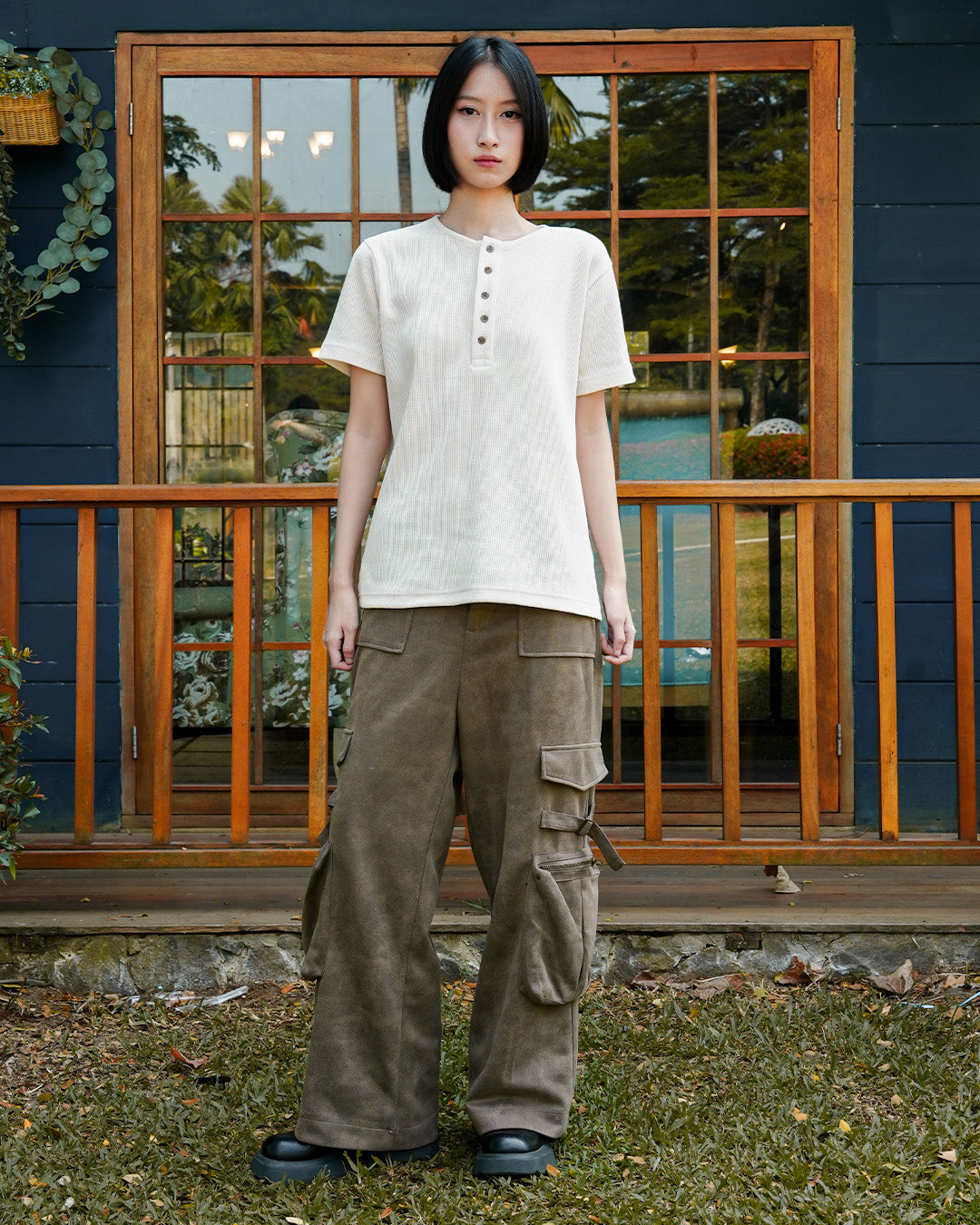 Henley Texture Waffle Lengan Pendek Slim Fit