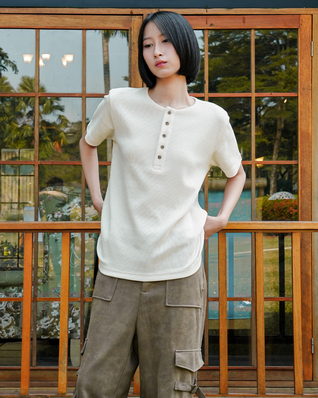 Henley Texture Waffle Lengan Pendek Slim Fit