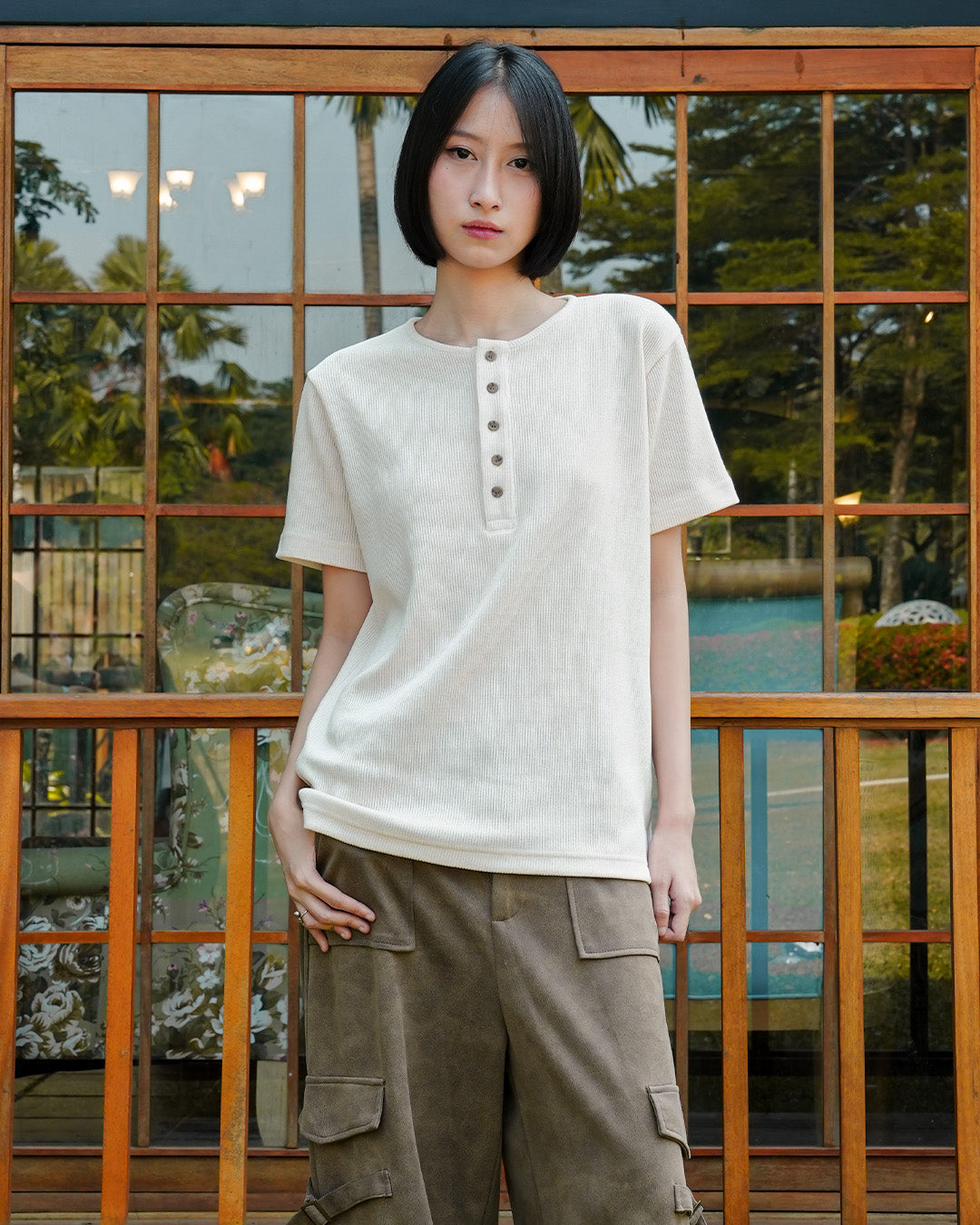 Henley Texture Waffle Lengan Pendek Slim Fit