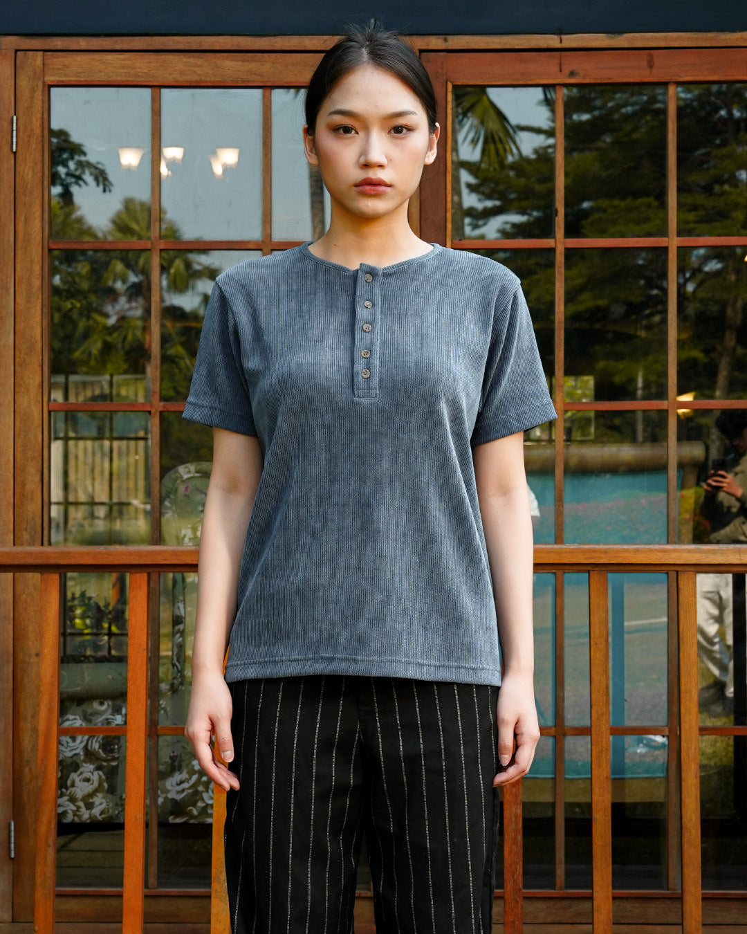 Henley Texture Waffle Lengan Pendek Slim Fit