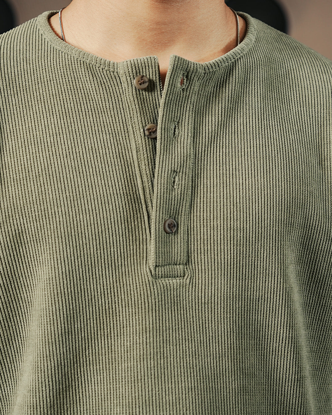 Henley Texture Waffle Lengan Pendek Slim Fit