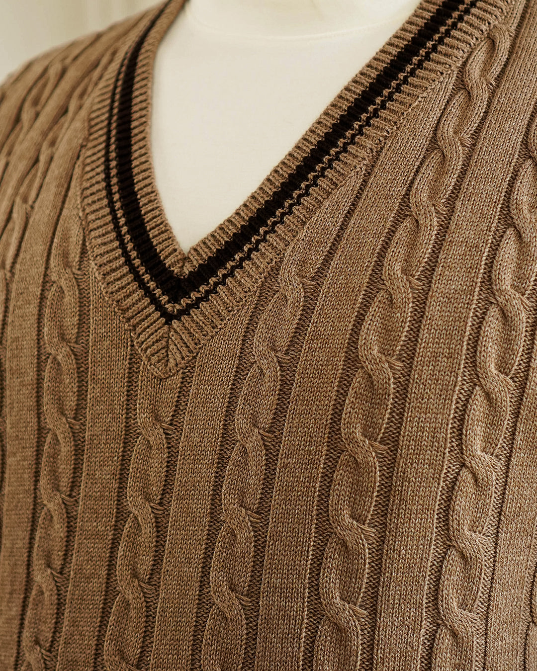 Cable Knot Vest Knitwear - Brown