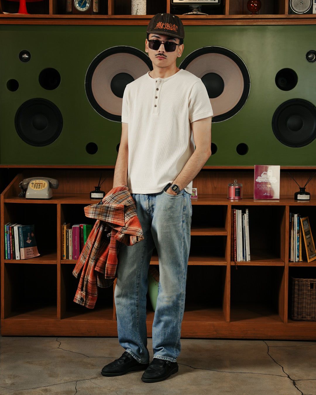 Henley Texture Waffle Lengan Pendek Slim Fit